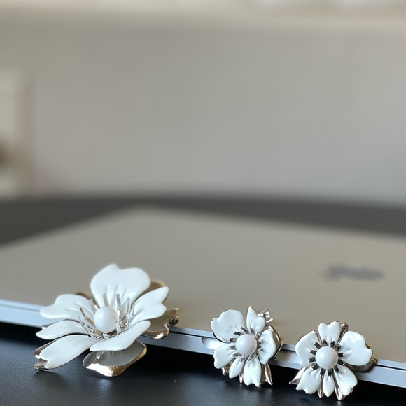 Vintage Sarah Coventry White Silver MCM Flower Pin Brooch Earrings Set - Picture 5 of 10